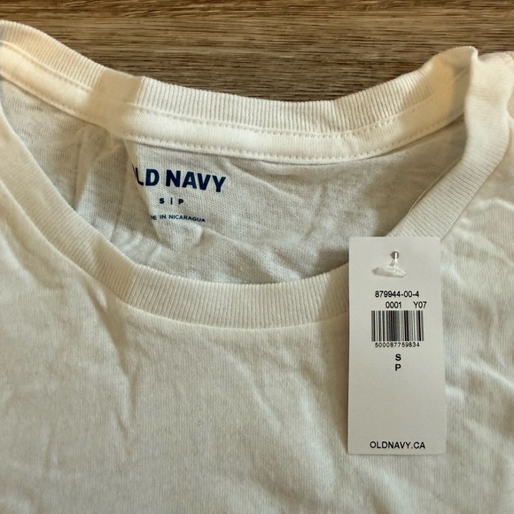 *NWT* Old Navy Classic Britney Spears White Crew Neck T-Shirt - Picture 3 of 3